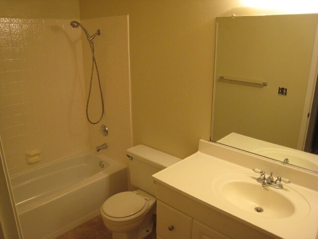 Foto del edificio - 1301 Hickory St
