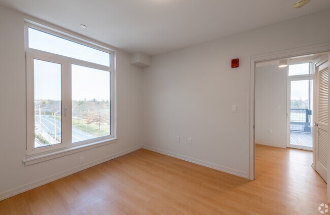 Building Photo - 77 New St