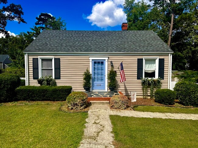 Building Photo - 1210 Foxcroft Rd