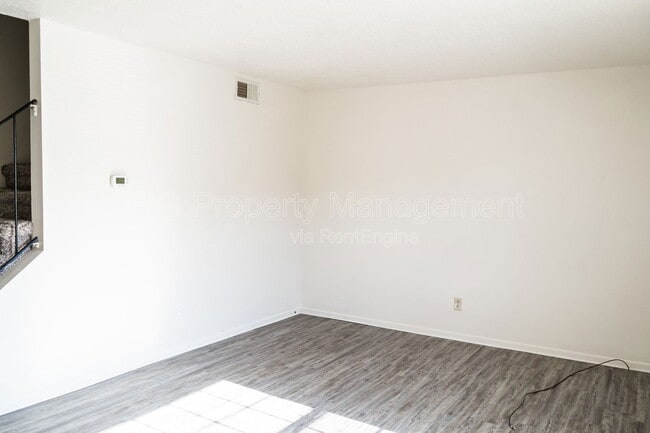 Foto del edificio - 3104 E Gov John Sevier Hwy