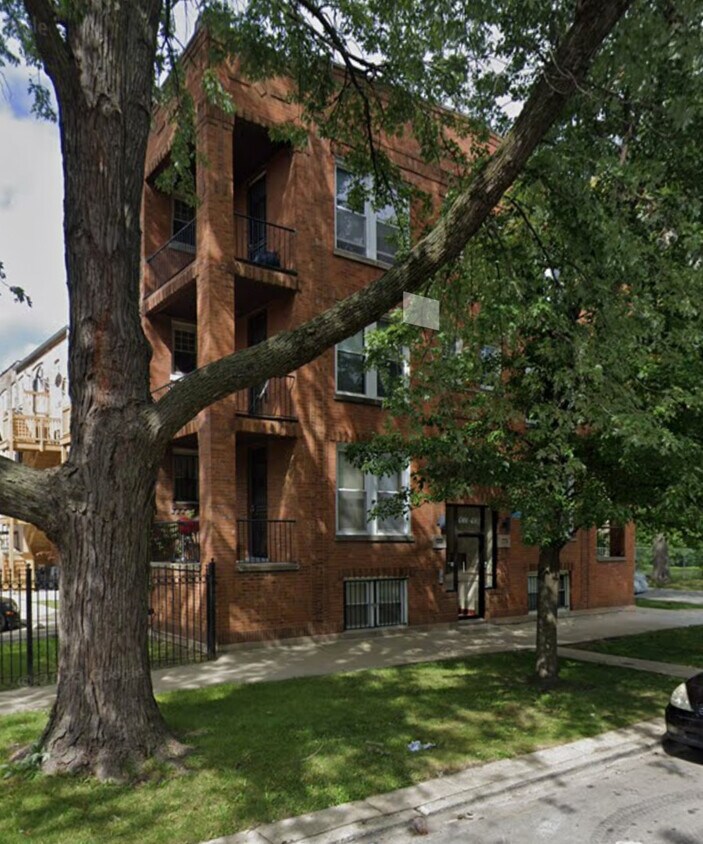 Primary Photo - 6800 S Dante Ave