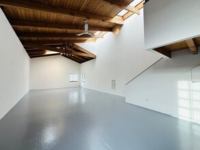 Building Photo - 1533 5th St