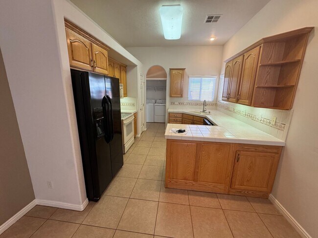 Foto del edificio - Beautiful 3 Bed Home!  PRICE REDUCED!!
