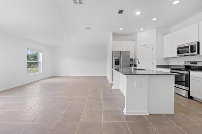 Building Photo - 852 Daring Dr