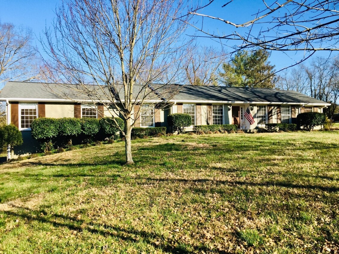 Photo - "Charming 3-Bed Home with Hardwood Elegance at 810 Davis Drive, Brentwood!"
Lawn Care Included In Th