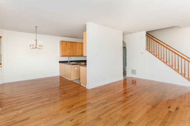 Foto del edificio - 593 Springbrook Trail N