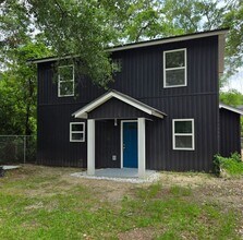 Building Photo - 2711 Klapman Rd