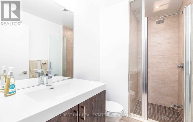 Photo du bâtiment - 621-621 Sheppard Ave E