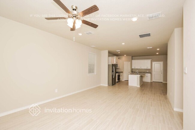 Foto del edificio - 7163 Blue Jay Way