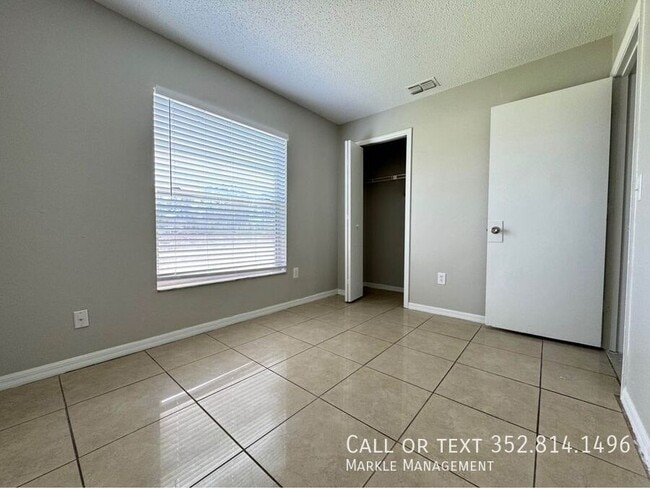 Building Photo - 2212 Florida Dr