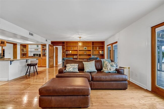 Building Photo - 6659 Lake Cane Dr