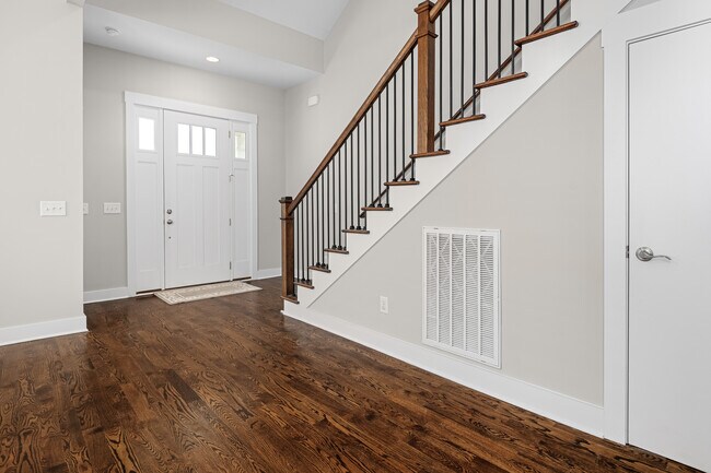 Building Photo - 513 Westboro Dr