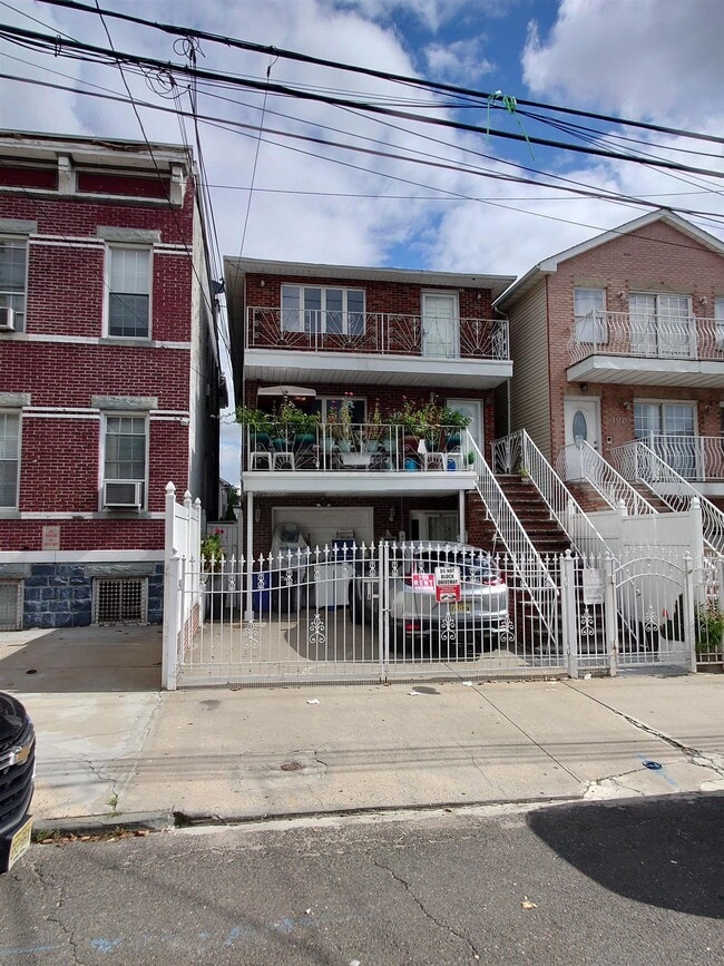 Building Photo - 122 North St