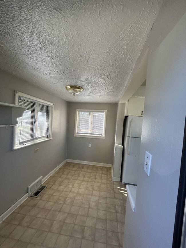 Building Photo - Welcome Home!