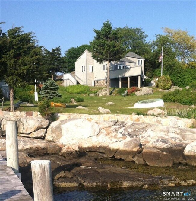 Foto del edificio - 24 Nauyaug Point Rd