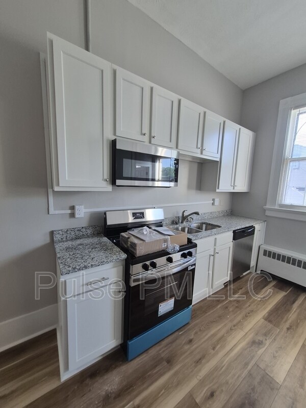 Foto del edificio - 638-640 6th Avenue - 638-2