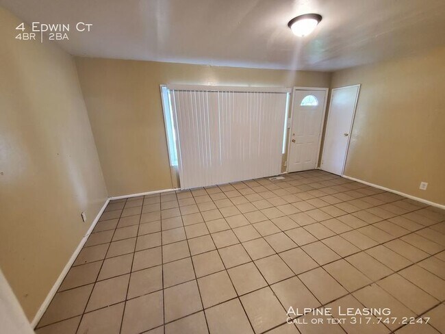 Building Photo - Eagledale/Westside 4BR/1.5BA House!