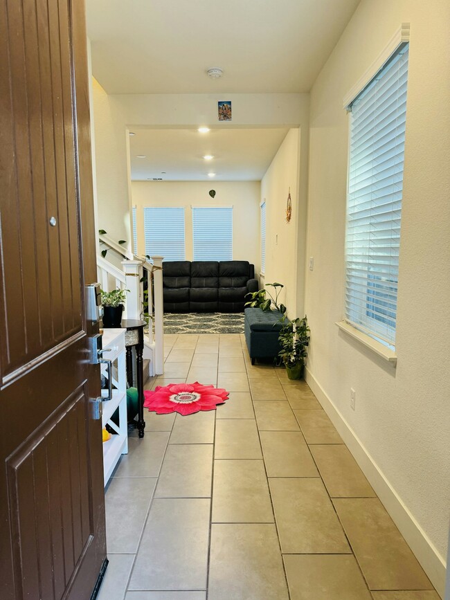 Foto del edificio - 1715 Tierra Ct