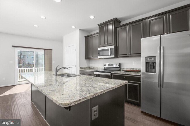 Foto del edificio - 8643 Rosecrans Ln