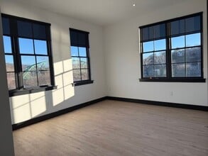 Building Photo - 41 Larry Holmes Dr