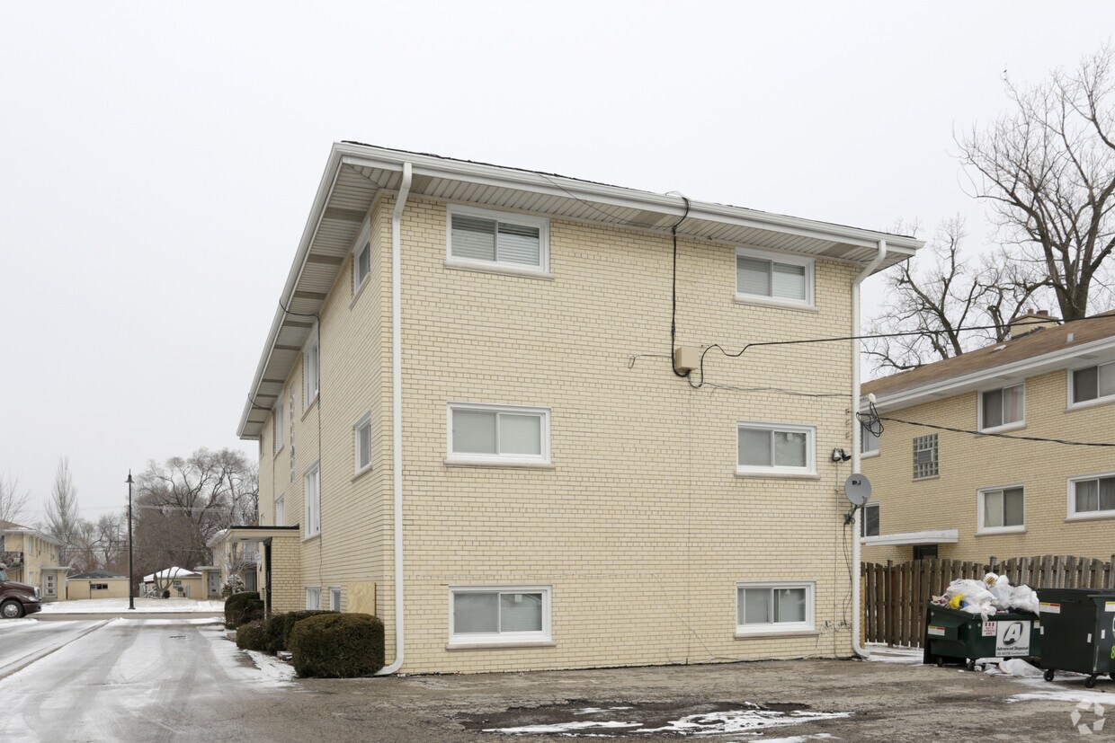 Building Photo - 5607 Saint Charles Rd