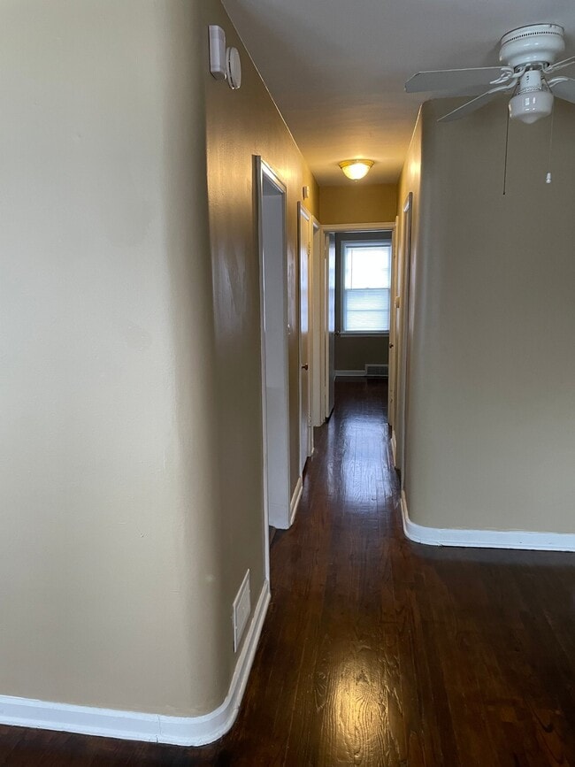 Building Photo - 2610 N 60th St