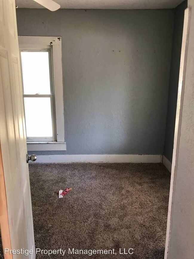 Building Photo - 2 br, 1 bath House - 509 W Harper