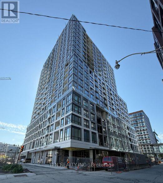 Building Photo - 15-615 Richardson St