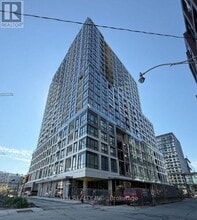 Building Photo - 15-615 Richardson St