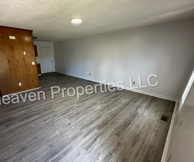 Building Photo - 301 Williamson St