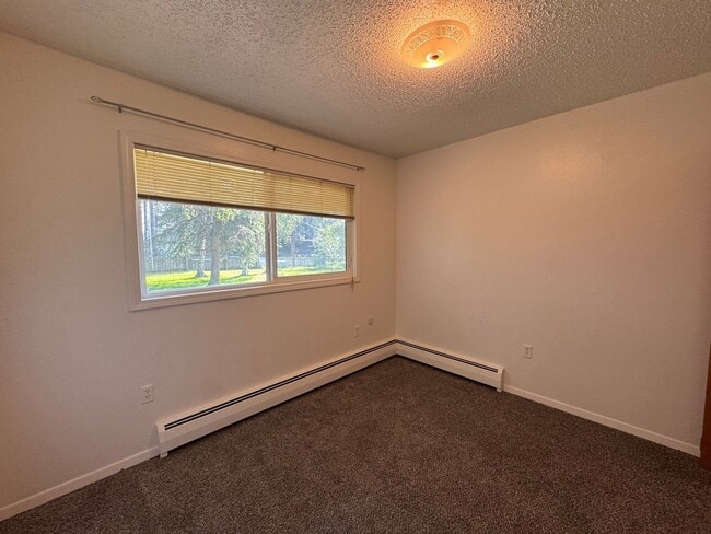 Building Photo - 532 E 72nd Ave