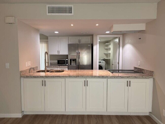 Building Photo - Coming Soon! Old Town Scottsdale Townhouse...
