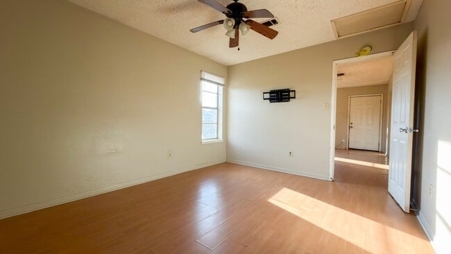 Building Photo - 310 Vieux Orleans Cir