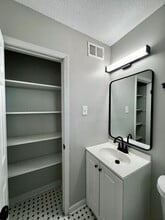 Building Photo - 3571 Midland Ave