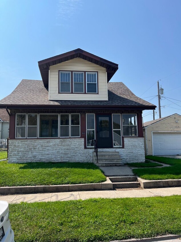 Primary Photo - 2 br, 1 bath House - 318 S 17th Street