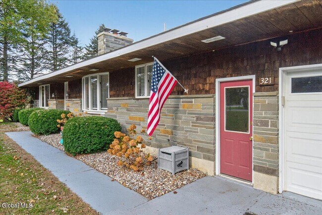 Foto del edificio - 321 Middletown Rd