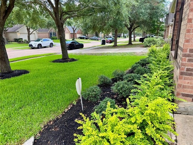 Foto del edificio - 4939 Royal Arbor Ln