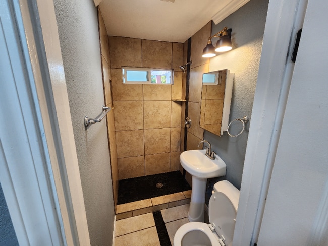 Foto del edificio - 717 S Pine St