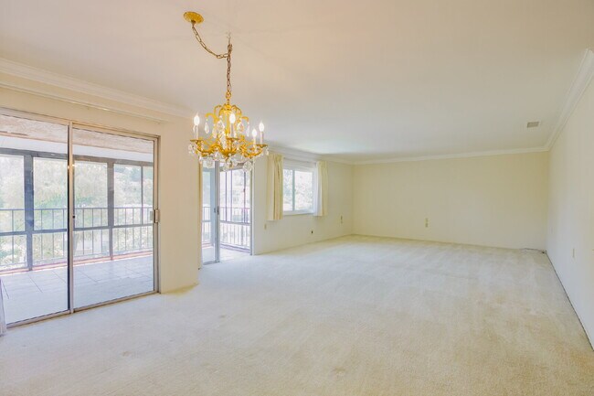 Foto del edificio - Spacious 3BD/3BA Condo with Enclosed Patio and Resort-style Amenities