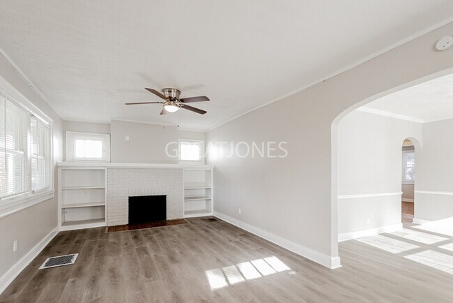 Building Photo - NOW OFFERING HALF OFF THE FIRST FULL MONTH...