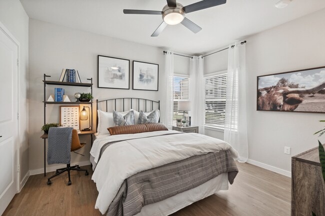 Building Photo - Bainbridge Creekside