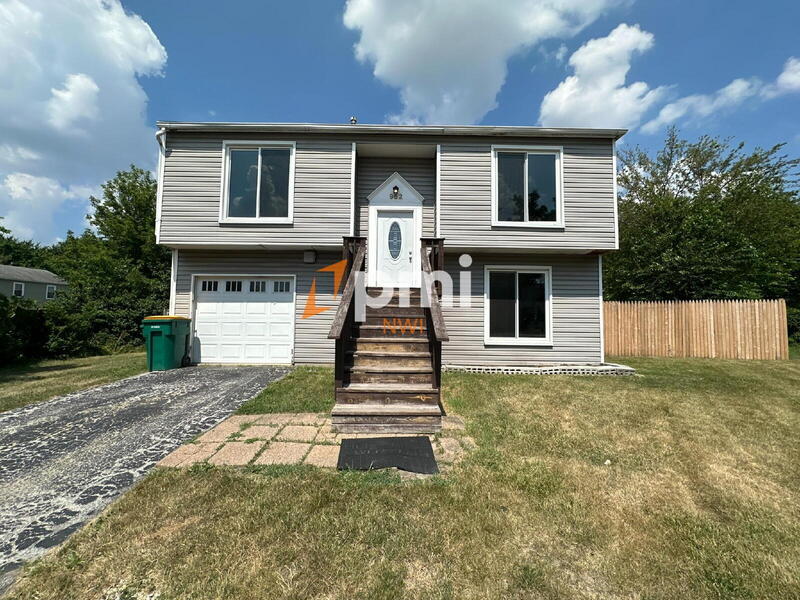 Primary Photo - 952 W 59th Cir
