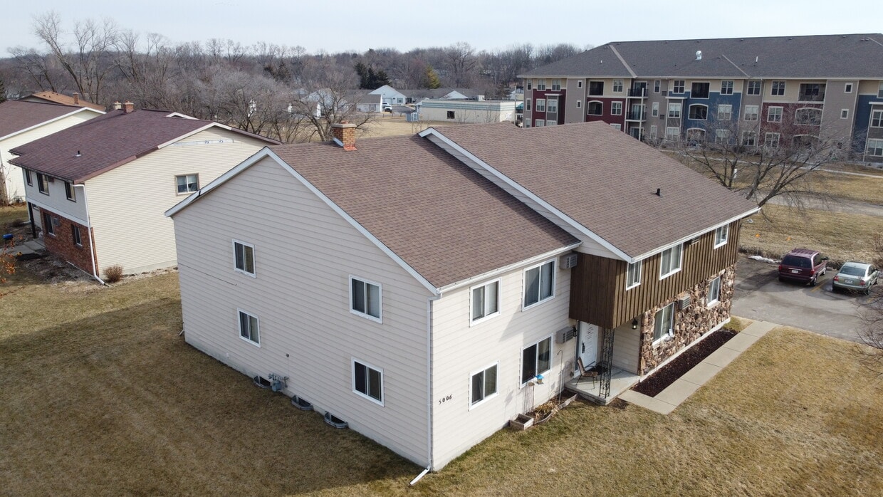 5006 Farwell St, Mc Farland, WI 53558 Apartments in Mc Farland, WI