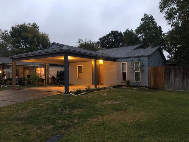 Building Photo - 2213 Mykawa Rd