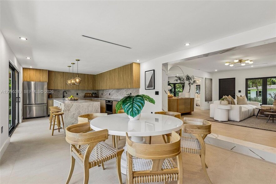 Foto del edificio - 8835 NE 9th Ct