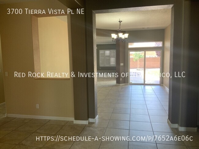 Foto del edificio - 3700 Tierra Vista Pl NE