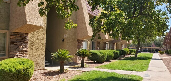 Building Photo - Bella Vita Beauty - New Upgrades & Resort-Style Amenities