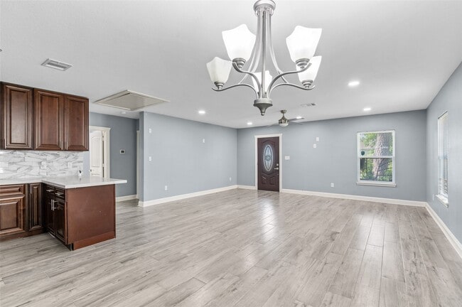 Building Photo - 3853 Rosedale St