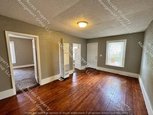 Building Photo - NW 2 Bedroom a few Blocks from Bridge St