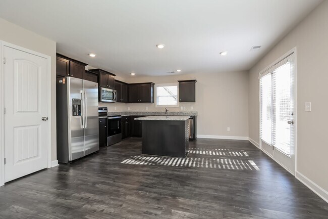 Foto del edificio - 1608 Gambill Wood Dr